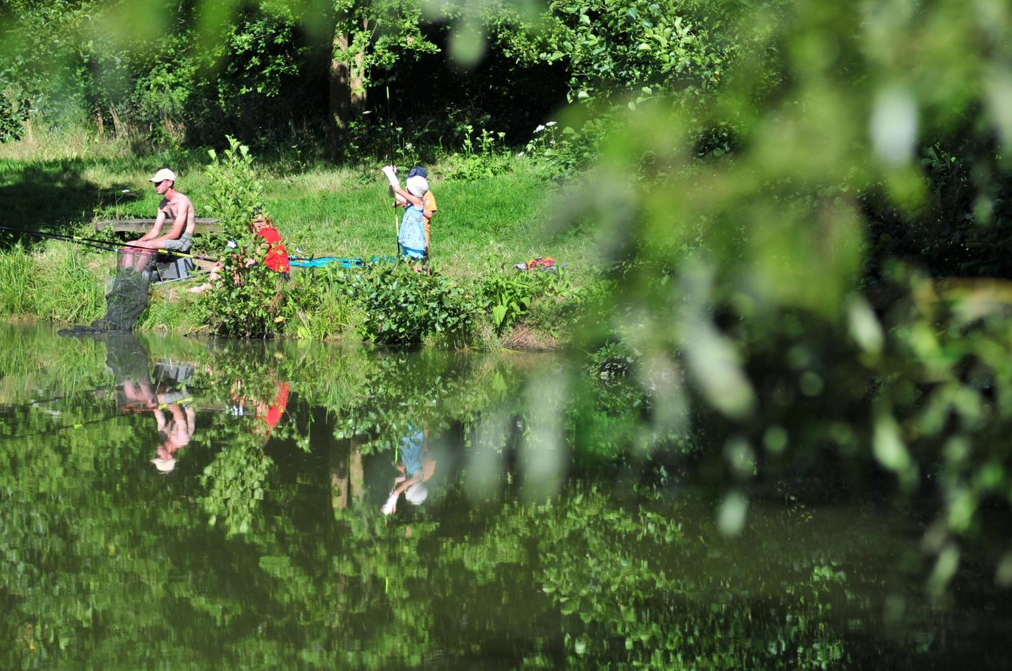 Camping Le Val De Trie Behen Екстер'єр фото